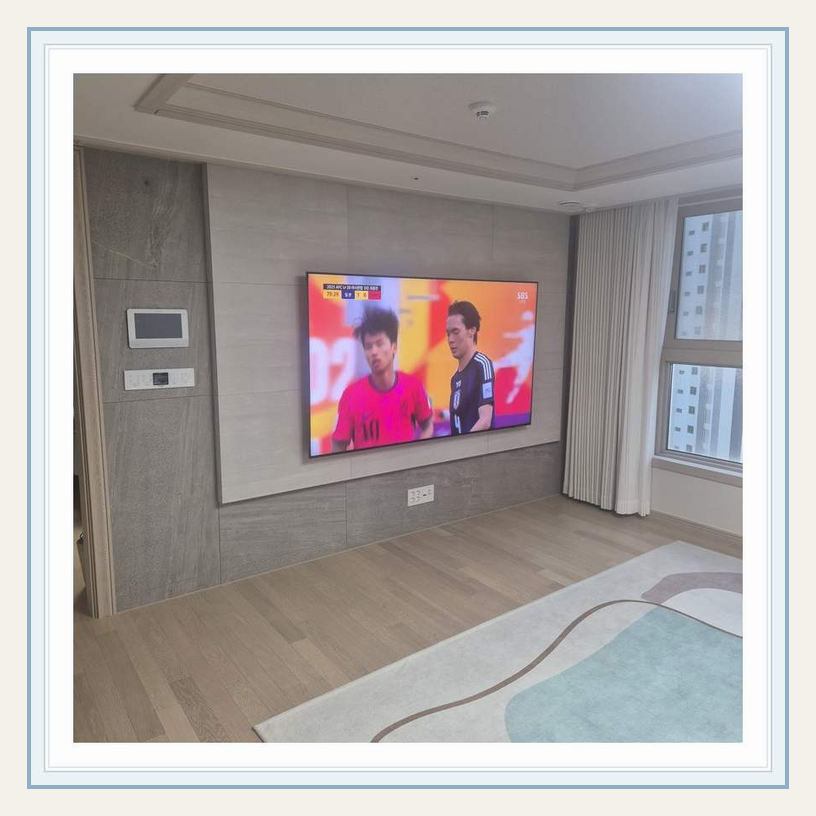 인천 청라 벽걸이TV 설치 참고 사진 1 - 화면의 중심 높이과 스탠드 거치대 교체 작업 전 확인할 사항