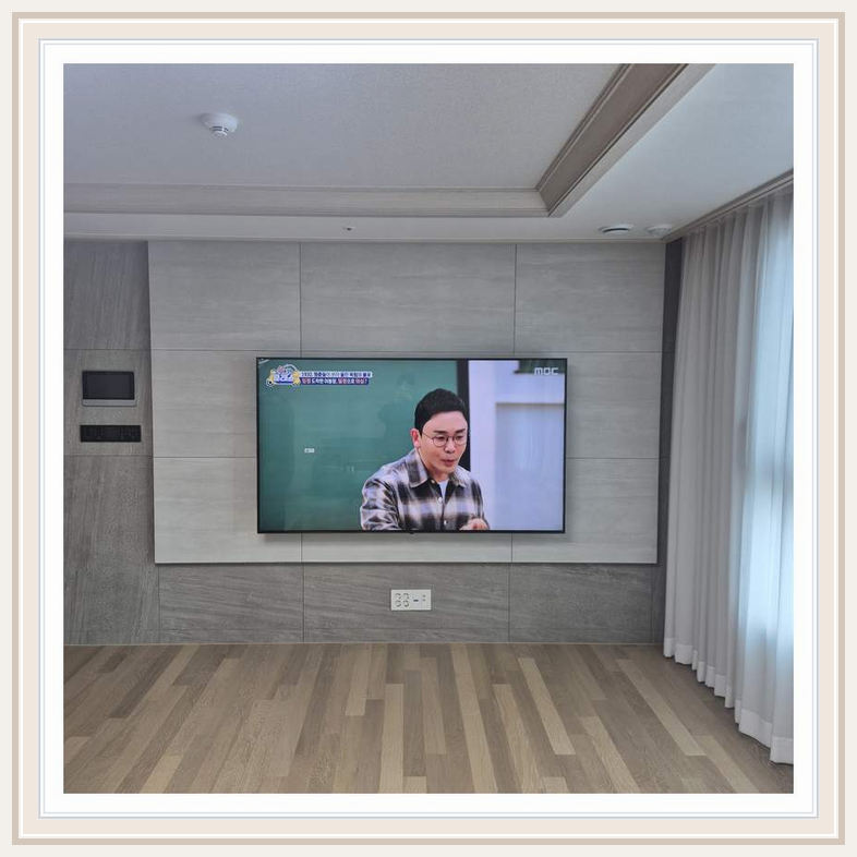 아산시 온양 벽걸이TV 설치 참고 사진 2 - 벽면 미관과 브라켓 위치과 스탠드TV 변경 작업 전 확인할 사항