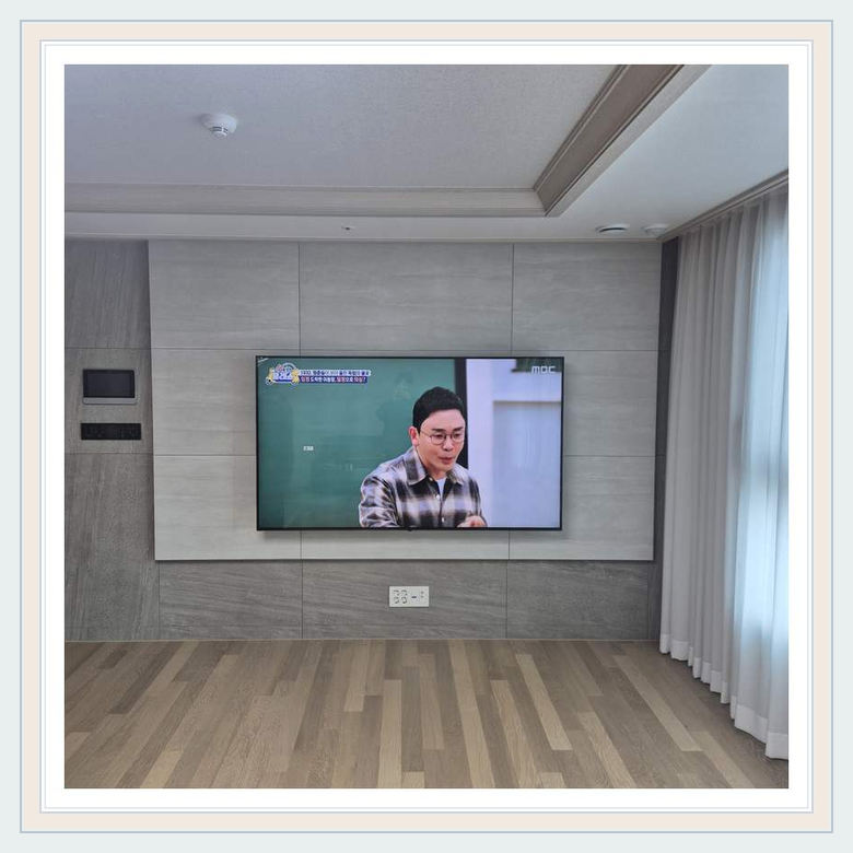 남동구 벽걸이TV 설치 참고 사진 3 - 주변 가구와 벽걸이 간격과 가벽 석고보드 작업 전 확인할 사항